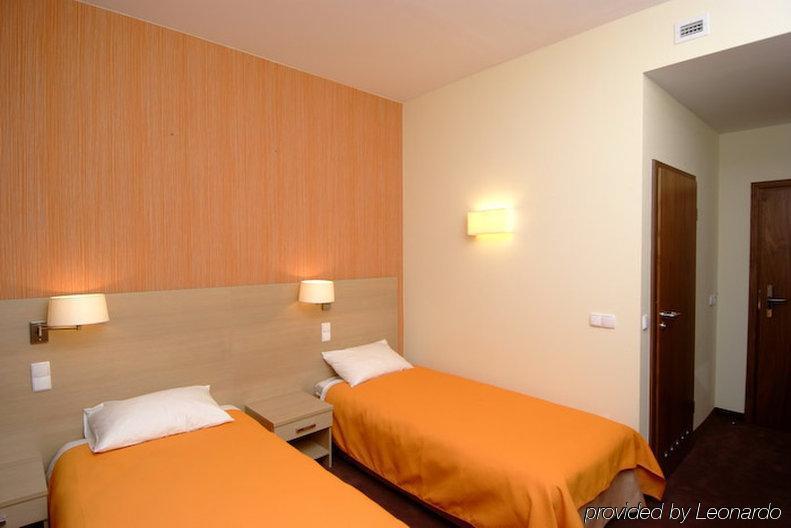Hotel Oliwski Gdansk Room photo